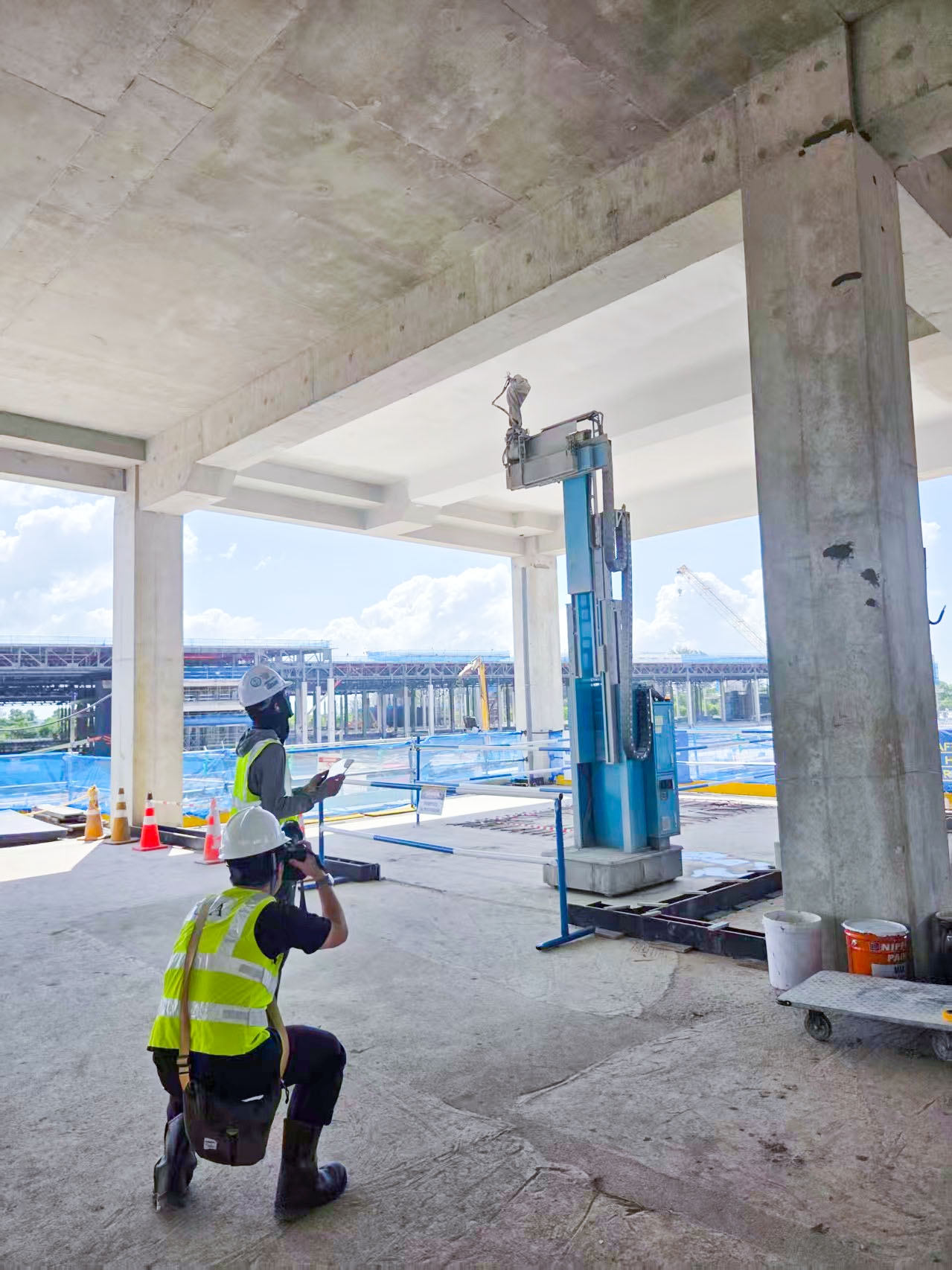 新加坡地鐵工程全面引入機器人，蔚建噴涂機器人在跨島線成功應用！(圖3)